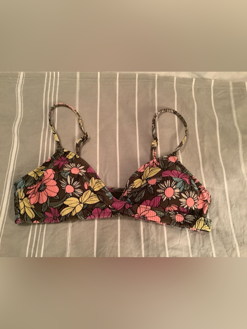 aerie Floral Bikini Top with Olive Green Pink & Yellow Blooms Daisy